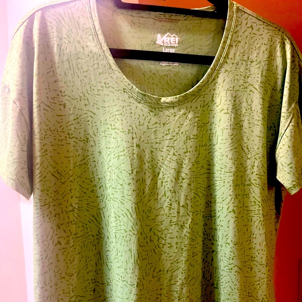 REI Coop short sleeve Size LG